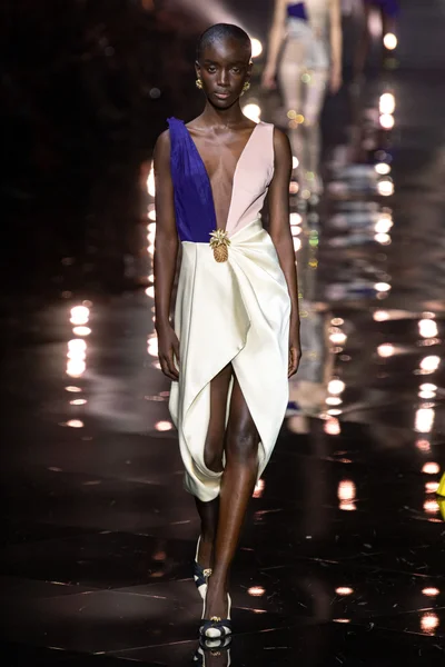 Look 49